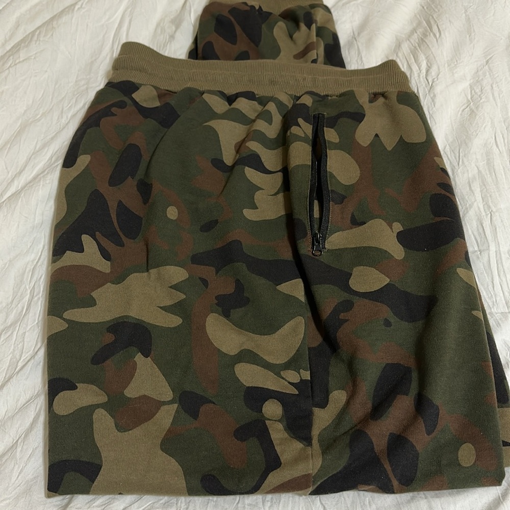 NWOT Camo Womens Jogger Pants